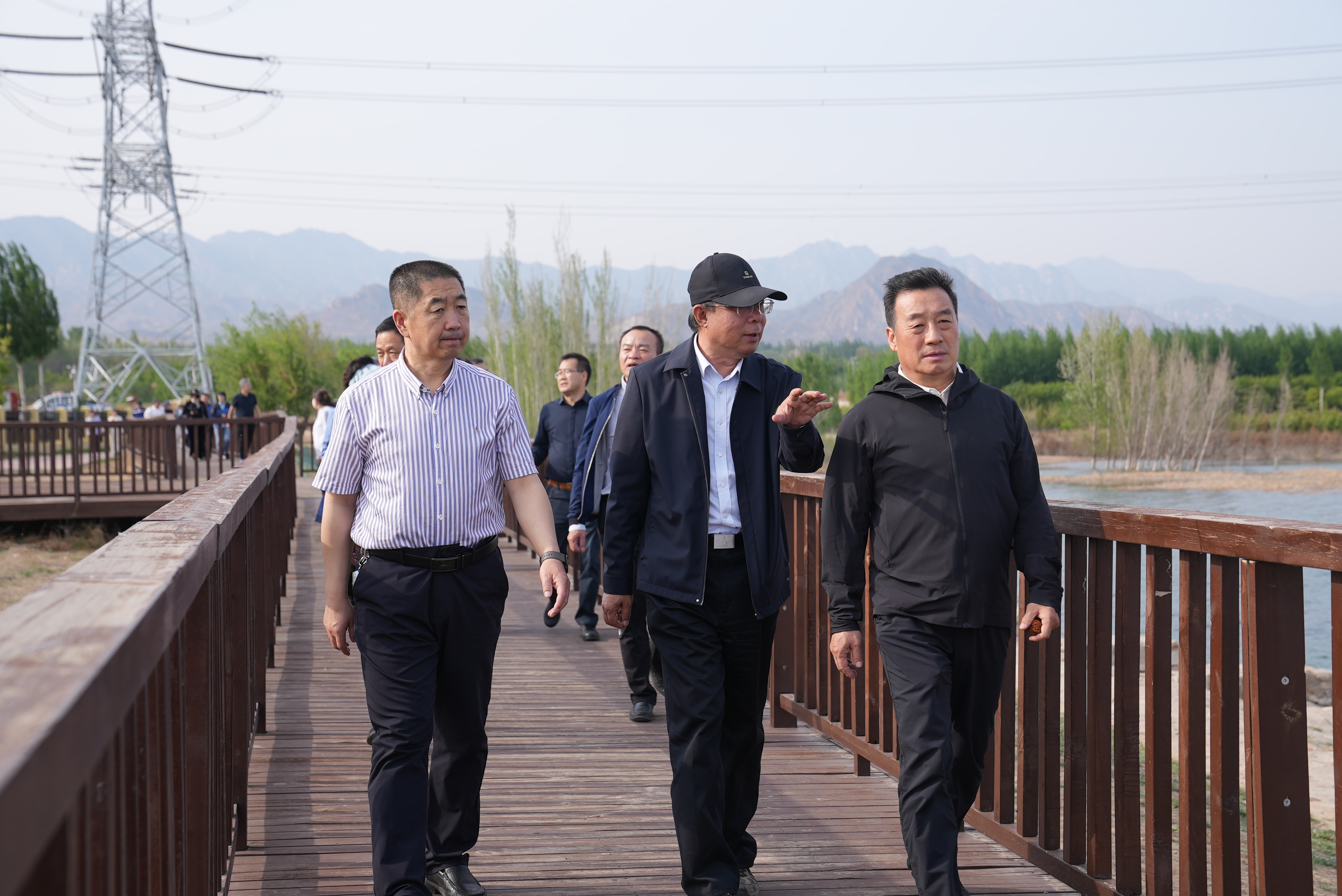 北京市人大代表、海淀區(qū)人大常委會調研永定河綜合治理與生態(tài)修復 北京市人大代表、海淀區(qū)人大常委會調研永定河綜合治理與生態(tài)修復