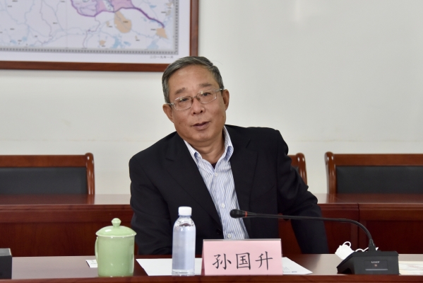 公司領(lǐng)導(dǎo)會見福建省莆田市副市長吳健明 公司領(lǐng)導(dǎo)會見福建省莆田市副市長吳健明