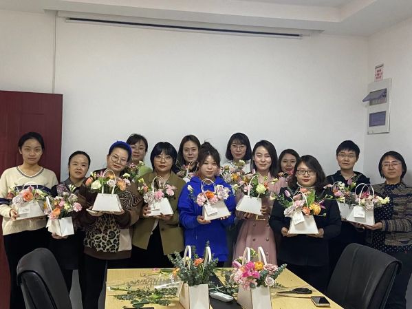 公司組織開展慶?!叭恕眹H勞動?jì)D女節(jié)系列活動 公司組織開展慶?!叭恕眹H勞動?jì)D女節(jié)系列活動