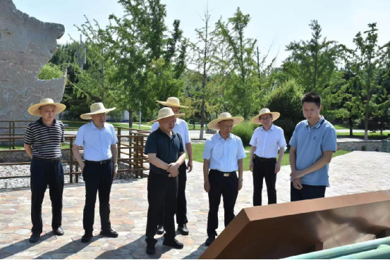 公司主要領(lǐng)導(dǎo)會(huì)見(jiàn)萬(wàn)家寨水務(wù)控股集團(tuán)有限公司黨委書(shū)記、董事長(zhǎng)馮志君 公司主要領(lǐng)導(dǎo)會(huì)見(jiàn)萬(wàn)家寨水務(wù)控股集團(tuán)有限公司黨委書(shū)記、董事長(zhǎng)馮志君