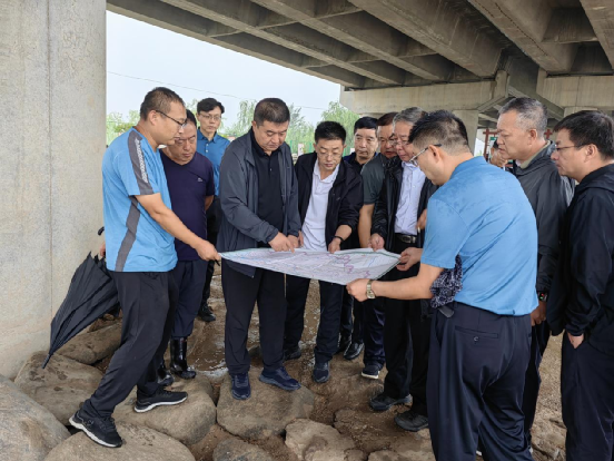 公司召開第二屆董事會第五次會議并組織股東代表、董事、監(jiān)事赴永定河沿線考察調(diào)研 公司召開第二屆董事會第五次會議并組織股東代表、董事、監(jiān)事赴永定河沿線考察調(diào)研