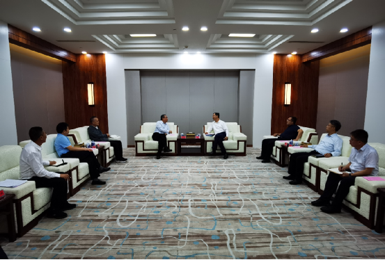 公司主要領(lǐng)導(dǎo)拜會山西省委常委、大同市委書記盧東亮并調(diào)研大同在建項(xiàng)目 公司主要領(lǐng)導(dǎo)拜會山西省委常委、大同市委書記盧東亮并調(diào)研大同在建項(xiàng)目
