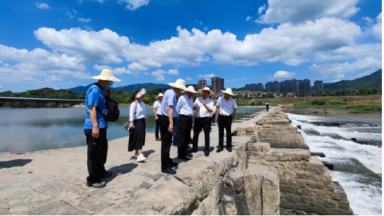 公司主要領(lǐng)導(dǎo)率團赴木蘭溪考察調(diào)研 公司主要領(lǐng)導(dǎo)率團赴木蘭溪考察調(diào)研