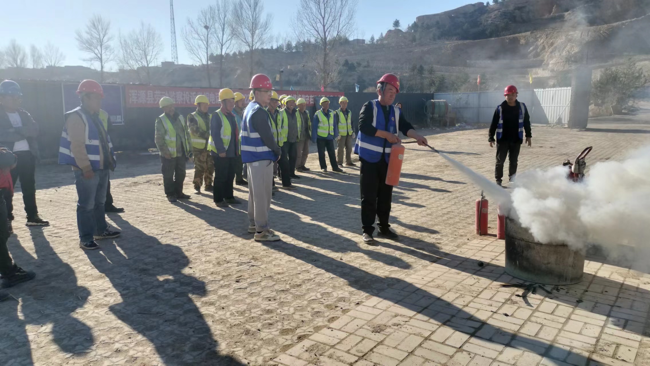 渾源生態(tài)公司在神溪濕地公園項目工地舉辦消防演練